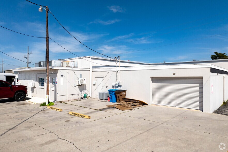 More Photos Of 910-912 Del Prado Blvd S, Cape Coral Freestanding For Sale