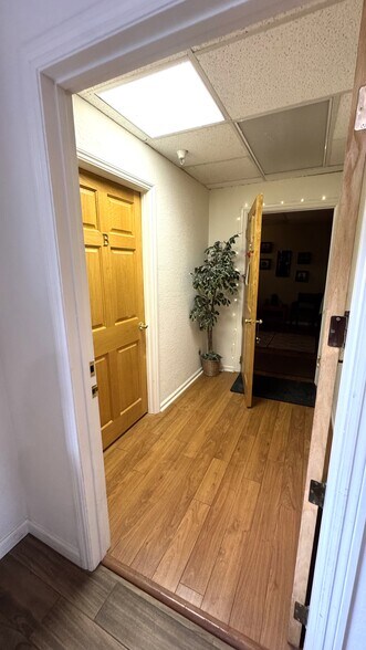 More Photos Of 13350 W Park Ave, Boulder Creek Loft Creative Space For Lease