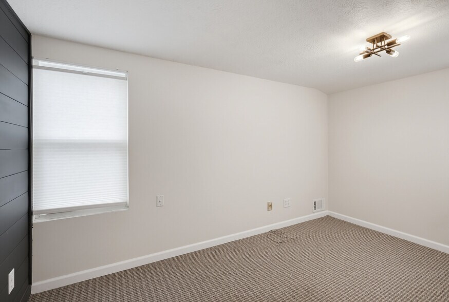 More Photos Of 9503 Brandywine Rd, Northfield Office For Lease