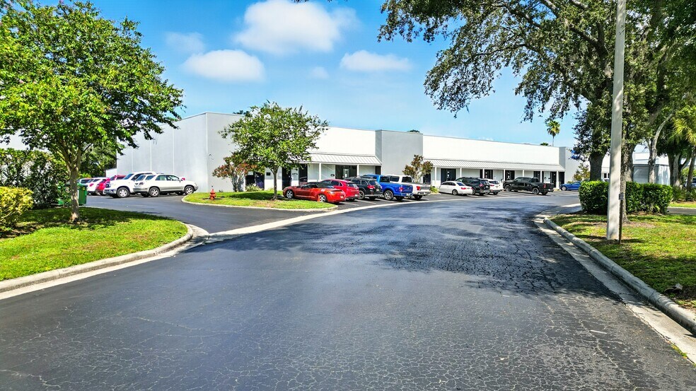 Primary Photo Of 5402-5468 N 56th Commerce Park Blvd, Tampa Unknown For Lease
