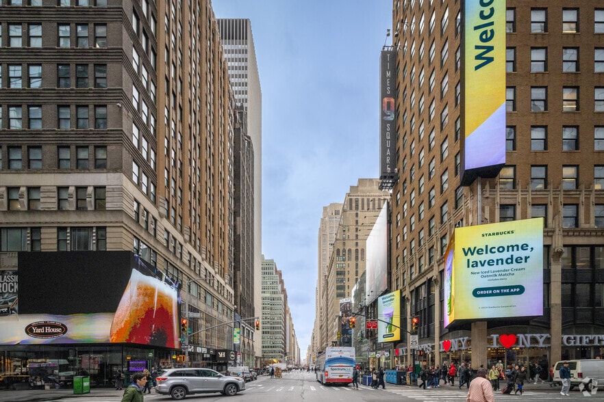 More Photos Of 9 Times Sq, New York Office For Lease