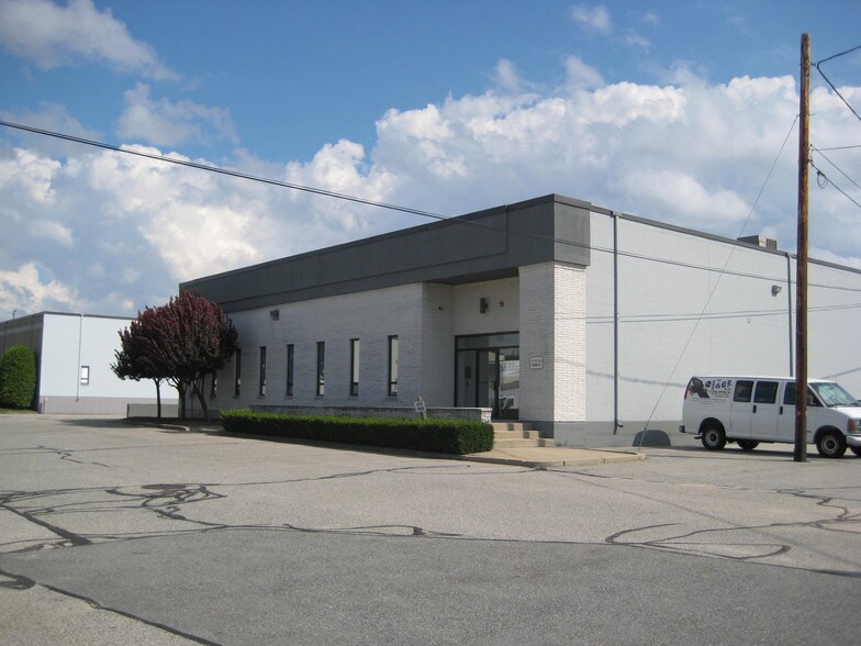 More Photos Of 33 Plan Way, Warwick Warehouse For Lease