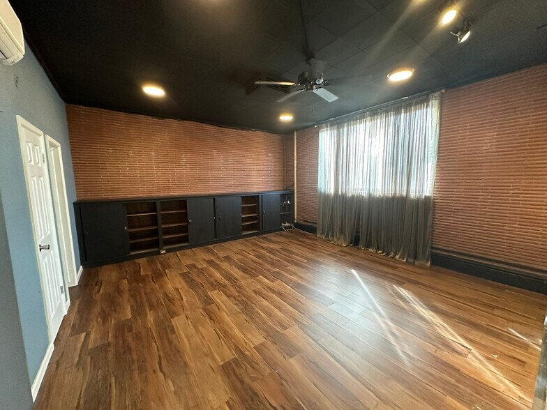 More Photos Of 1820-1824 S Broadway, Denver Storefront For Lease