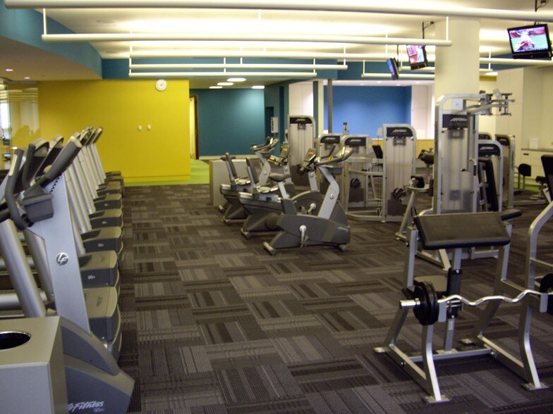 More Photos Of 1 Corporate Dr, Long Grove Unknown For Lease