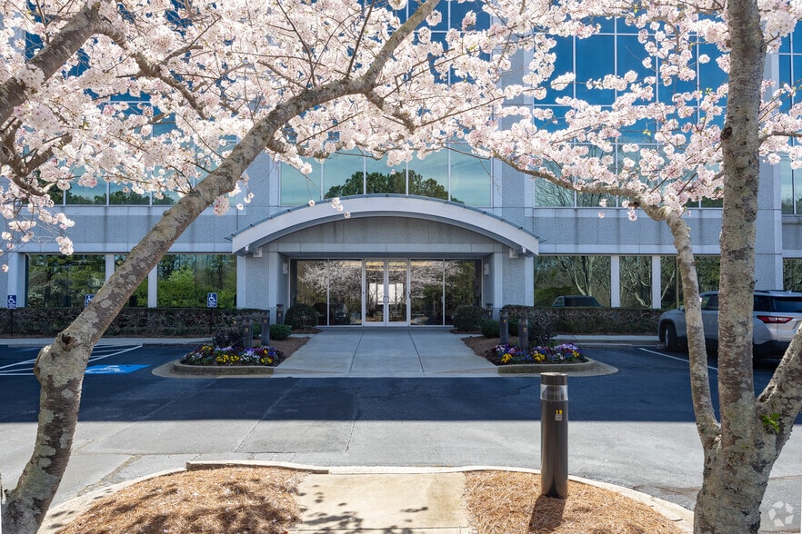 More Photos Of 4550 North Point Pky, Alpharetta Office For Sale