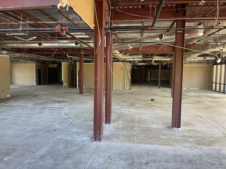 More Photos Of 177 Technology Pky, Auburn Light Manufacturing For Sale