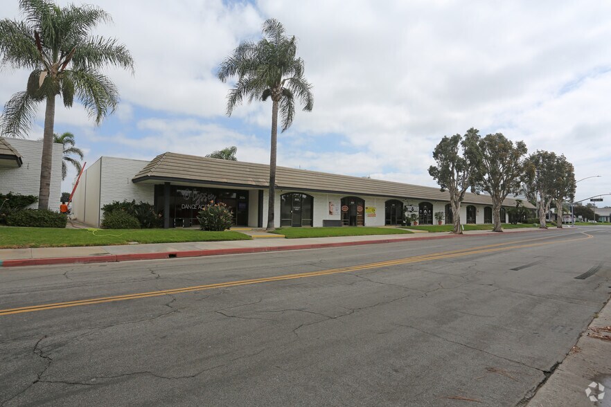 More Photos Of 2000-2026 Quail St, Newport Beach Flex For Lease