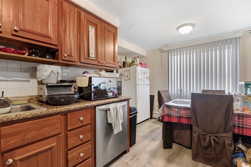 More Photos Of 8813 Dee Rd, Des Plaines Apartments For Sale