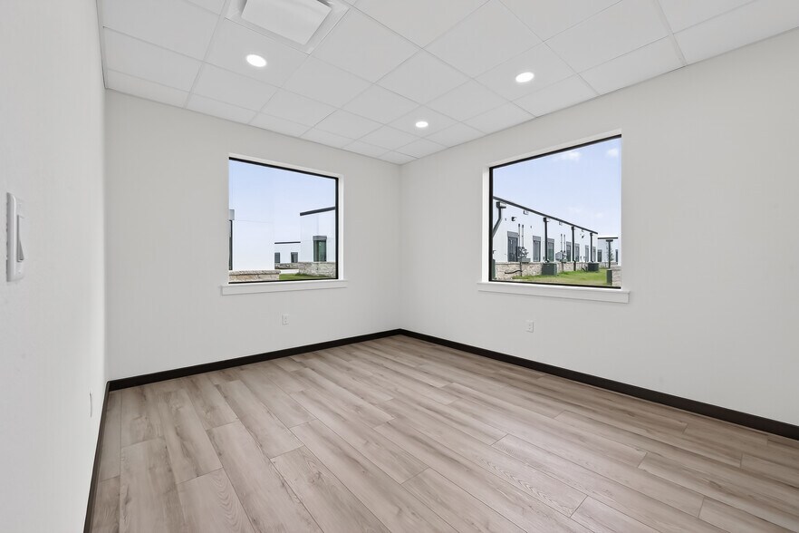 More Photos Of 5151 Meadow Ranch Pky, Richmond Office For Lease