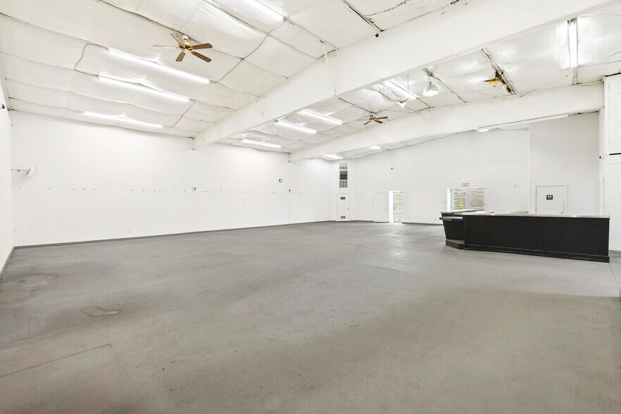 More Photos Of 80 Allegiance Cir, Evanston Industrial For Lease