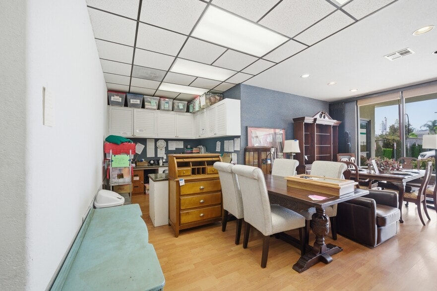 More Photos Of 2315 Pacific Coast Hwy, Lomita Storefront Retail Office For Sale