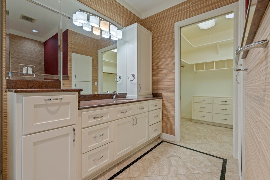 More Photos Of 16621 Hereford Dr, Tomball Flex For Sale