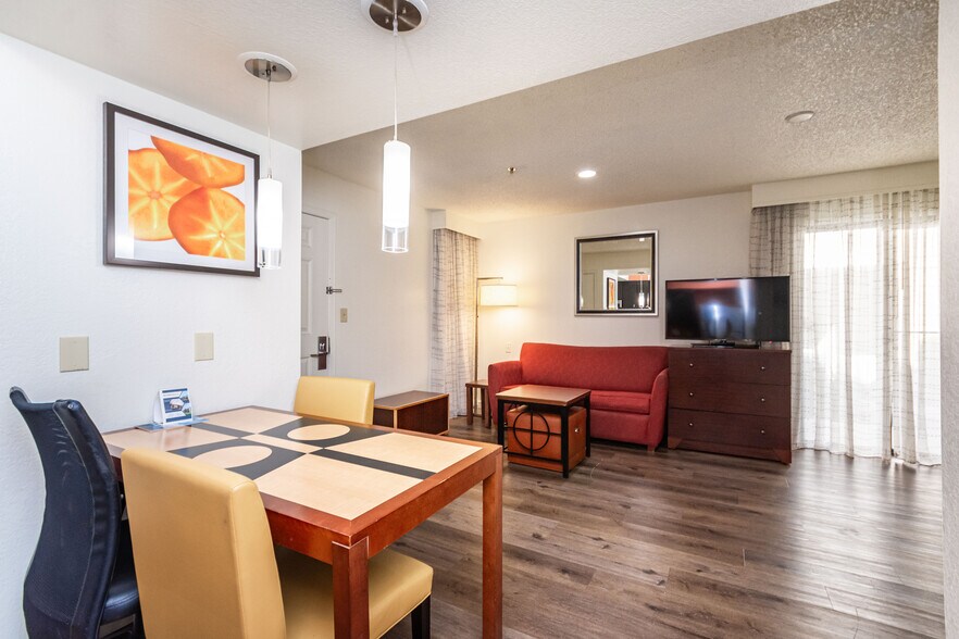 More Photos Of 1530 Howe Ave, Sacramento Hotel For Sale