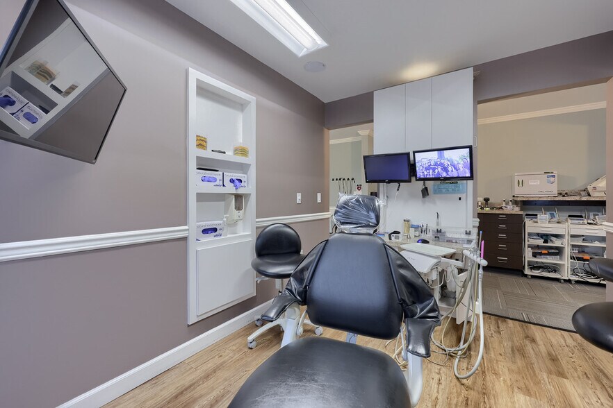 More Photos Of 250 N Reading Rd, Ephrata Office For Sale