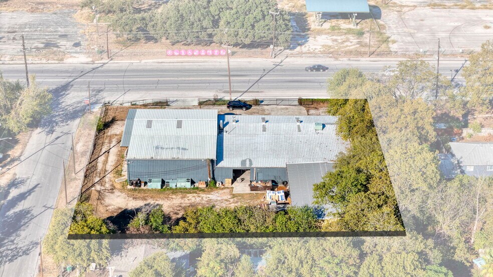 More Photos Of 4714 S Zarzamora St, San Antonio Auto Repair For Sale