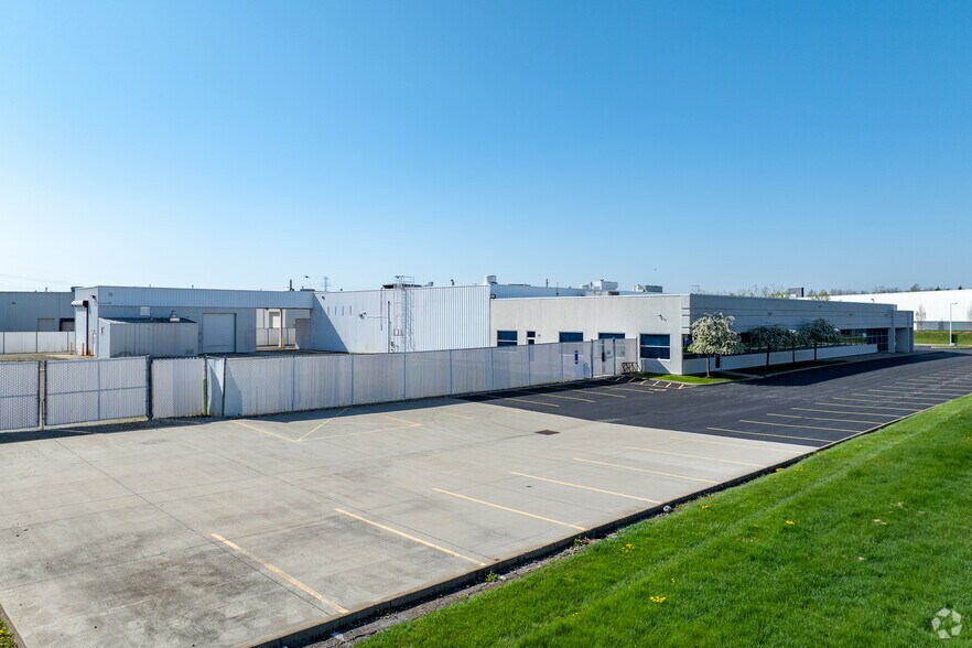 More Photos Of 7950 Corporate Blvd, Plain City Light Manufacturing For Sale