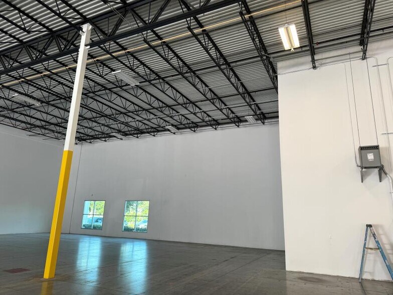 More Photos Of 7215 S John Young Pky, Orlando Unknown For Lease