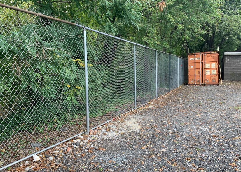 More Photos Of 2712 Sparrows Point Rd, Baltimore Light Manufacturing For Sale