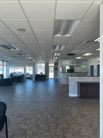 More Photos Of 800 Washington St, Attleboro Auto Dealership For Sale