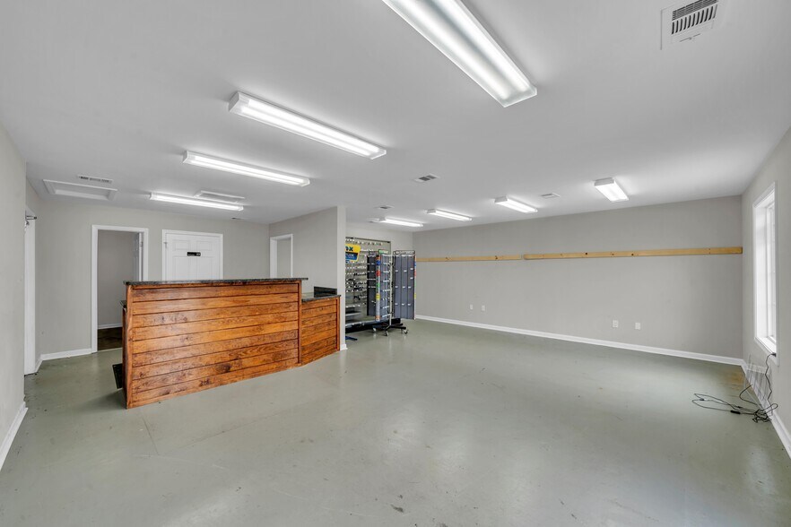 More Photos Of 494 GA Highway 247 S, Bonaire Freestanding For Lease