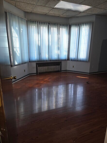 More Photos Of 683 Kearny Ave, Kearny Office For Sale
