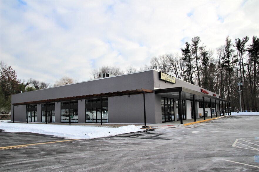 More Photos Of 1697 Whitney Ave, Hamden Drugstore For Lease