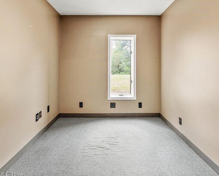 More Photos Of 201 Reed St, Spencer Light Manufacturing For Sale