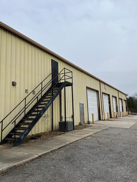 More Photos Of 2103 Pine Forest Dr, Colonial Heights Unknown For Sale