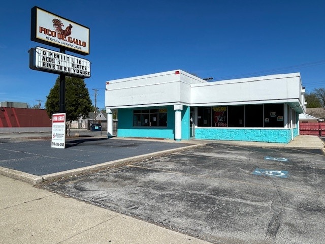 Primary Photo Of 7343 Indianapolis Blvd, Hammond Restaurant For Lease