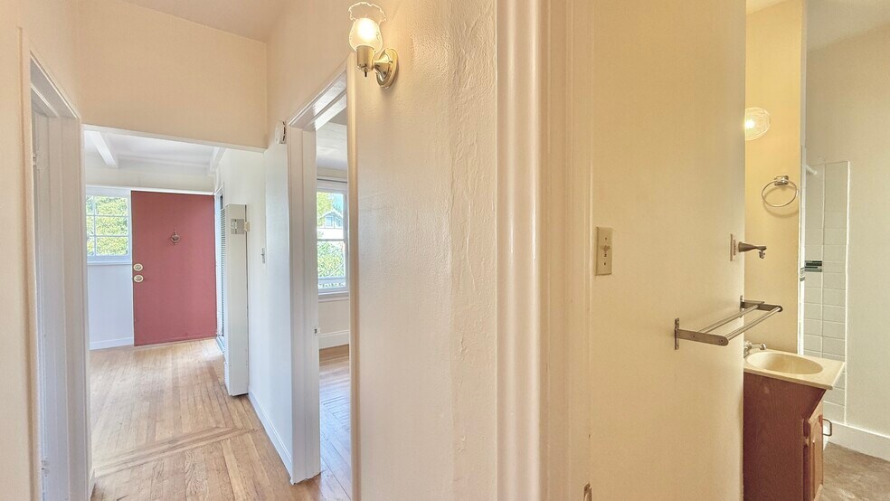 More Photos Of 6446-6452 Colby St, Oakland Apartments For Sale