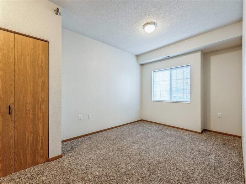 More Photos Of 110 E 1st St, Chaska Apartments For Lease