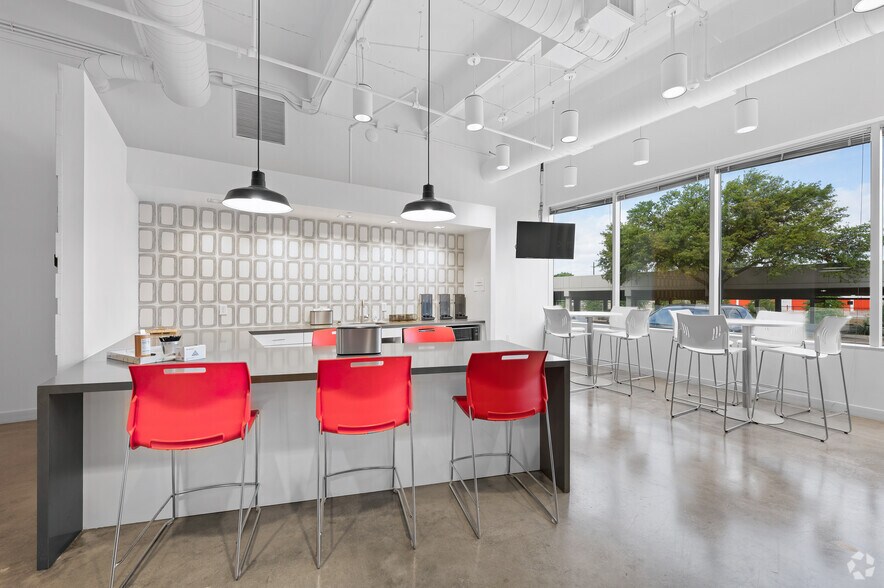 More Photos Of 7301 N State Highway 161, Irving Office For Lease