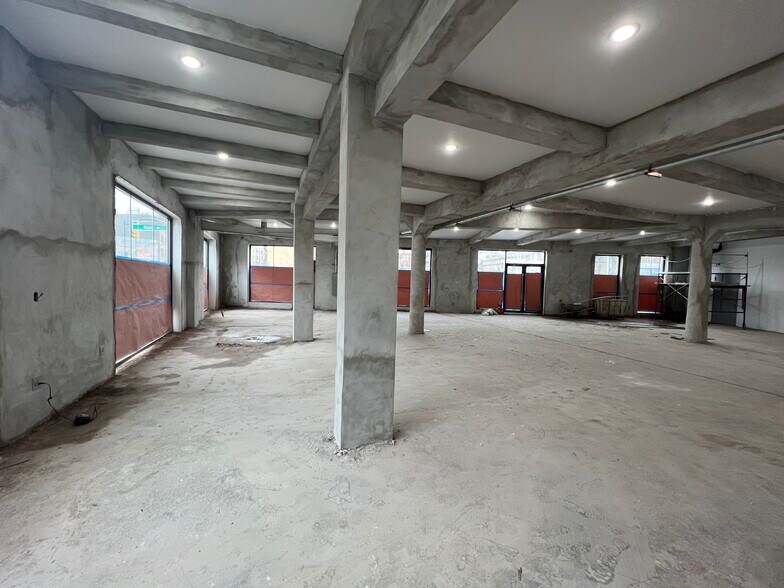 More Photos Of 1077-1081 Atlantic Ave, Brooklyn Showroom For Lease
