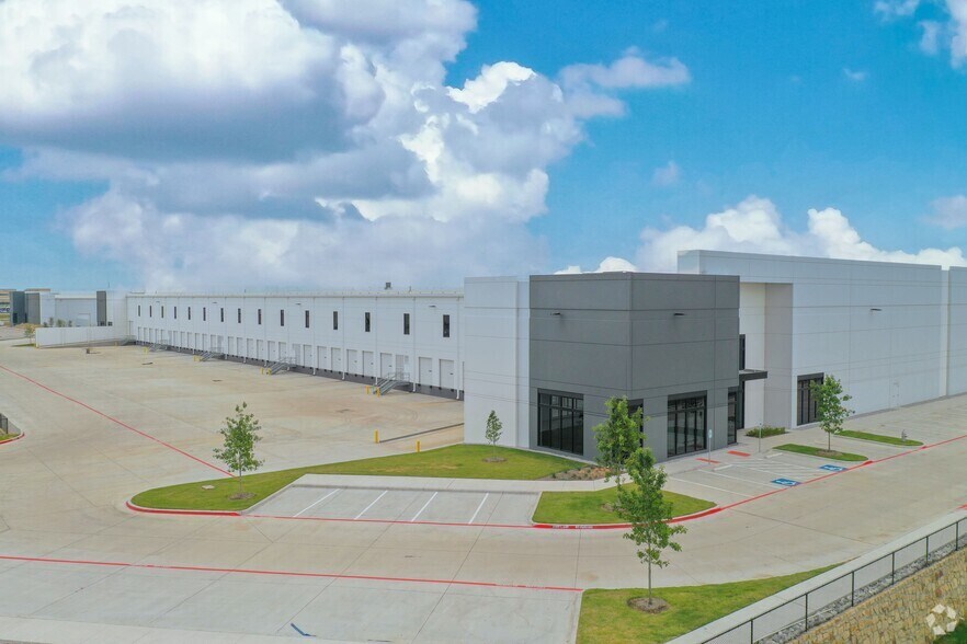 Primary Photo Of 2709 Graham Cracker Dr, Fort Worth Distribution For Lease