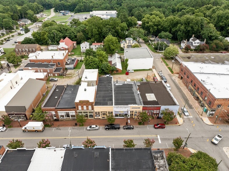 More Photos Of 132 S Main St, Warrenton Storefront For Sale