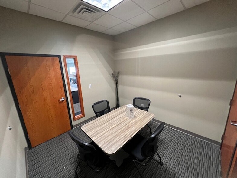 More Photos Of 1150 McConnell Rd, Woodstock Warehouse For Lease