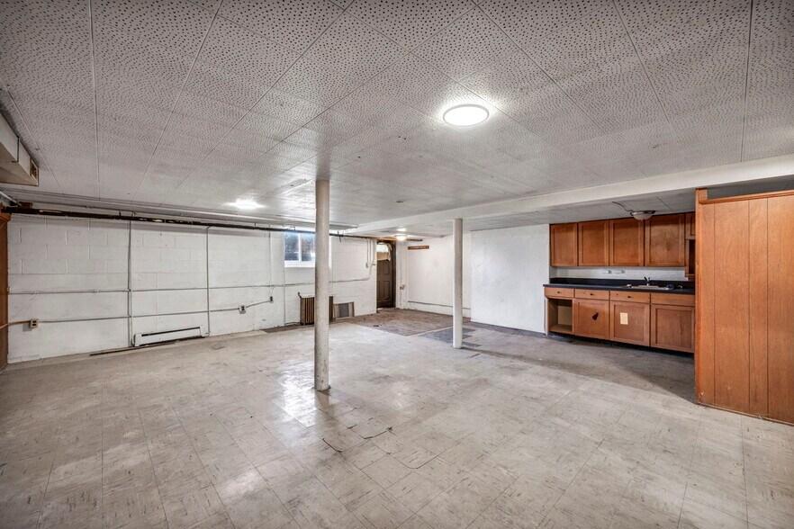 More Photos Of 632 Cleveland St, Elyria Office Residential For Sale