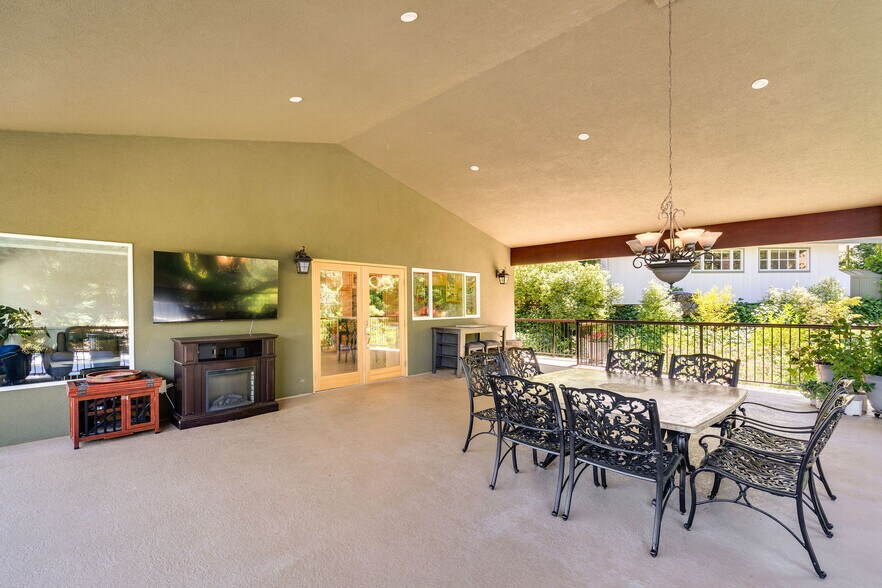 More Photos Of 3037 Foothill Blvd, Calistoga Hospitality For Sale