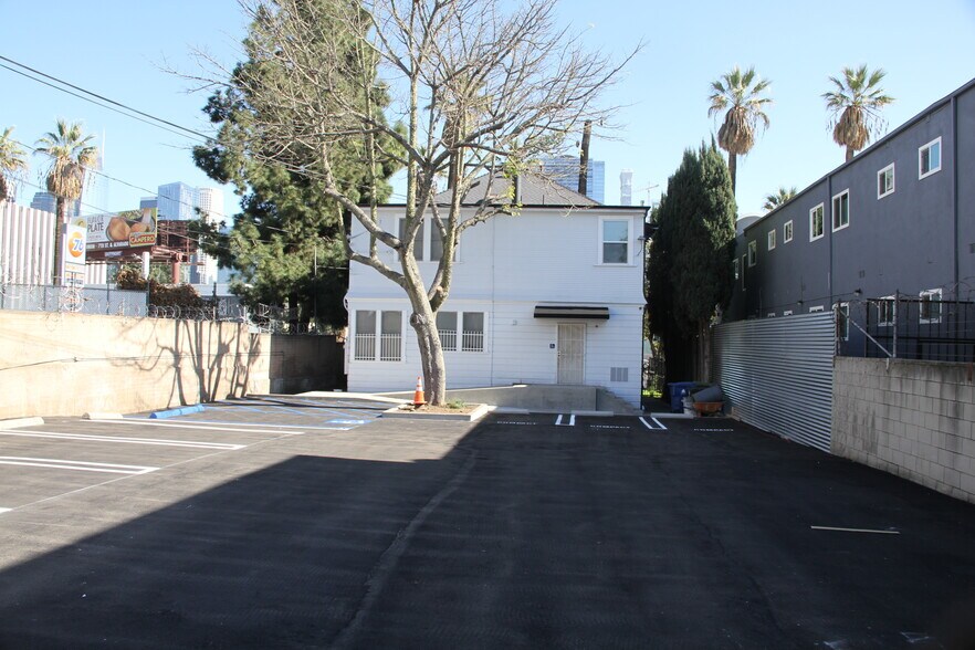 More Photos Of 1021 S Union Ave, Los Angeles Office Residential For Lease