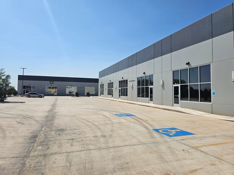 More Photos Of 831 N Cemetery Rd, Yukon Light Manufacturing For Lease