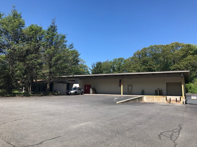 More Photos Of 271 Jenckes Hill Rd, Lincoln Manufacturing For Sale