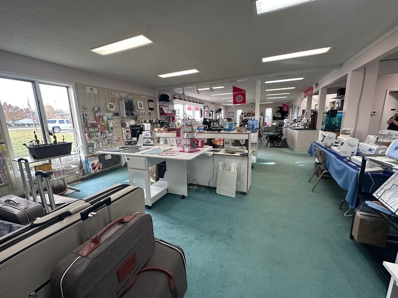 More Photos Of 966 W South Airport Rd, Traverse City Freestanding For Sale