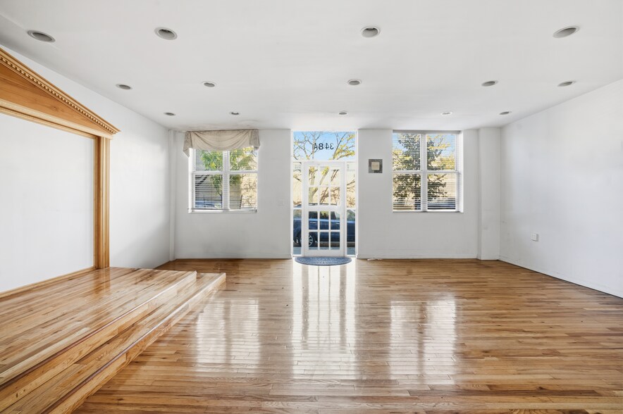 More Photos Of 2135 1st Ave, New York Apartments For Lease
