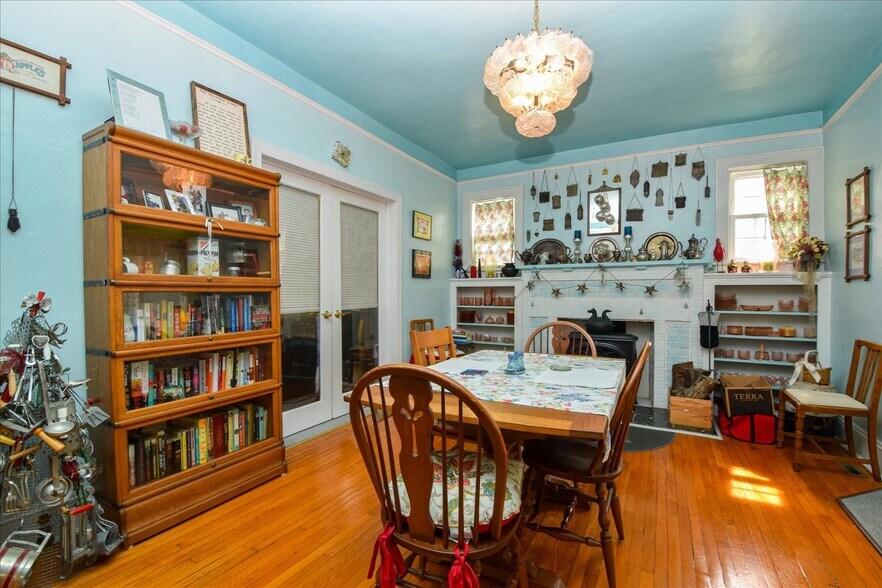 More Photos Of 1911 Memorial Ave SW, Roanoke Office Residential For Sale