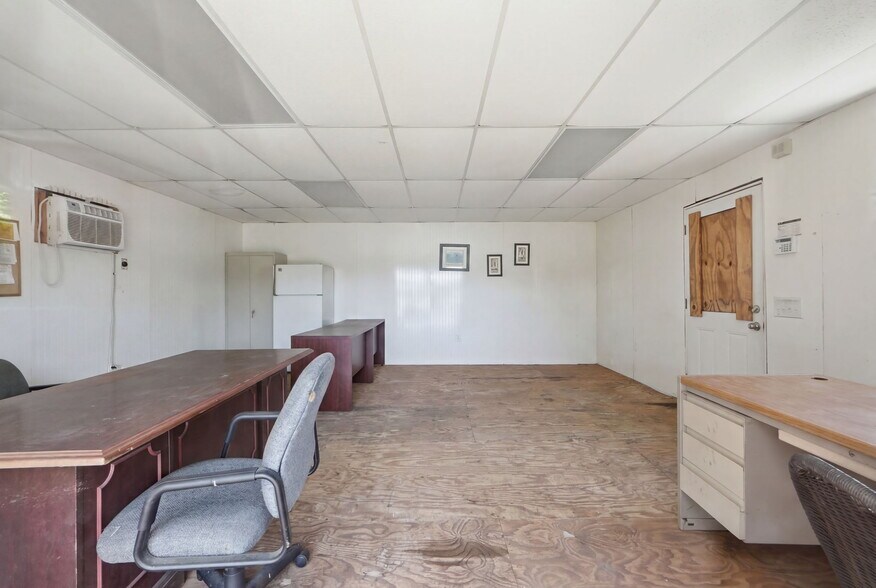 More Photos Of 7813 Leymar Rd, Glen Burnie Marina For Sale