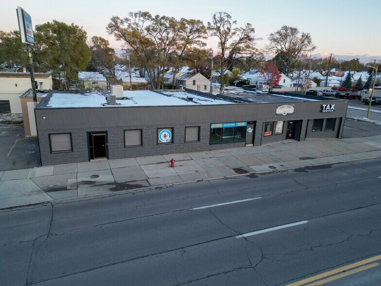 More Photos Of 24544 Van Dyke Ave, Center Line Light Distribution For Lease