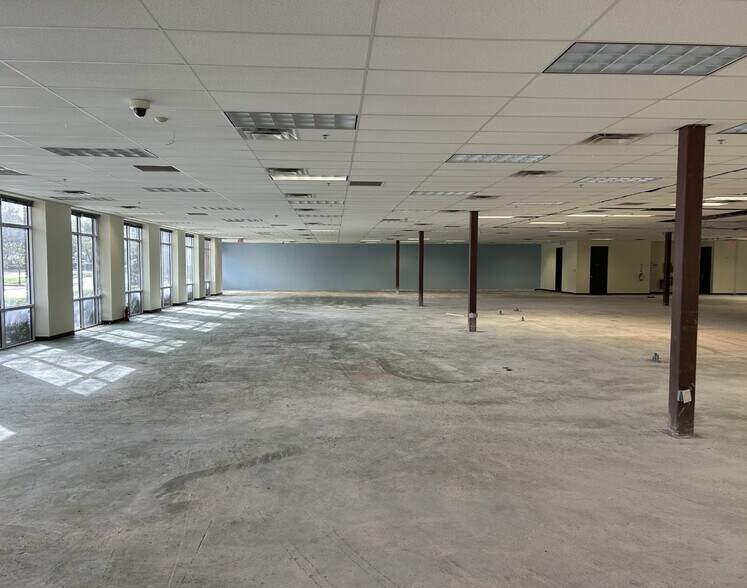 More Photos Of 2550 SW Grapevine Pky, Grapevine Office For Lease