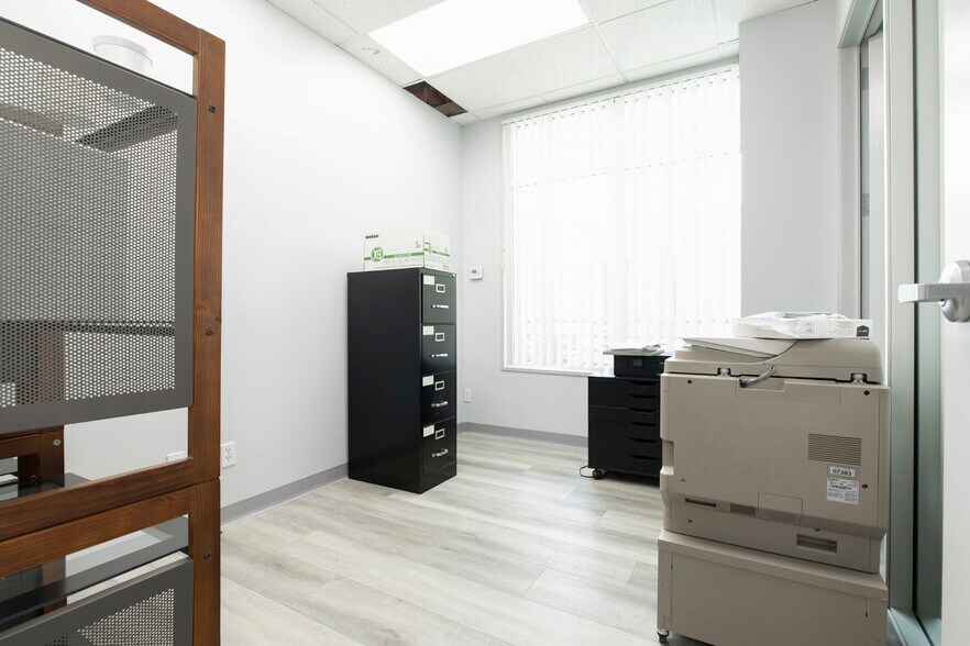 More Photos Of 350 W Arden Ave, Glendale Office For Lease