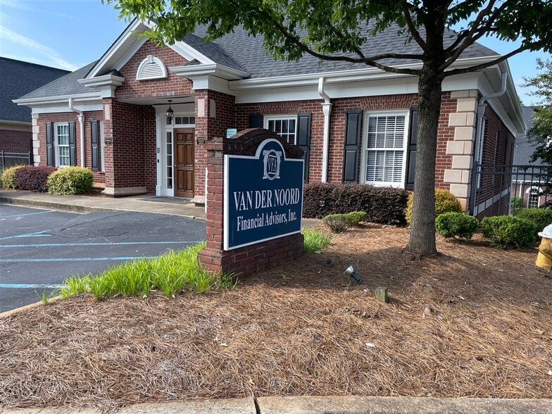 More Photos Of 420 The Parkway, Greer Office Residential For Lease