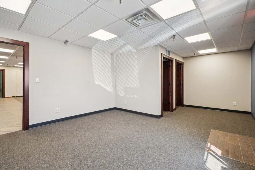 More Photos Of 410 Rath St, Waterloo Industrial For Lease